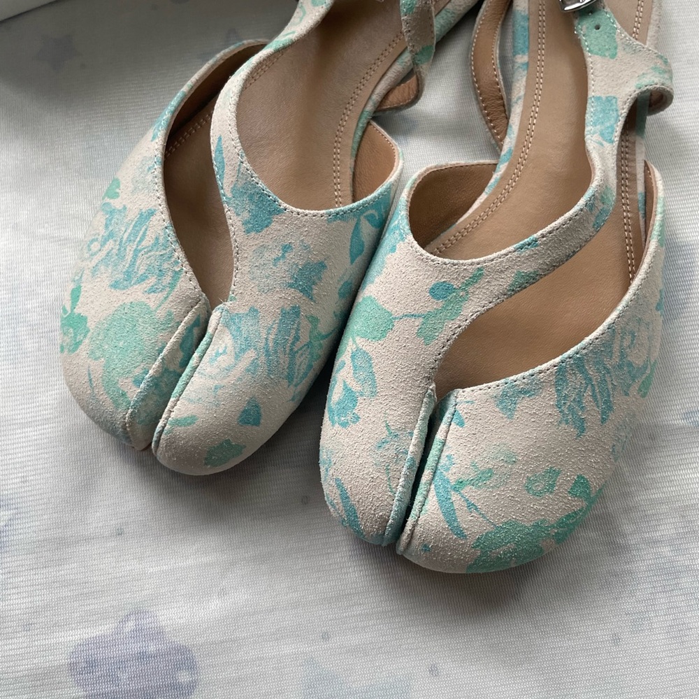 Maison Martin Margiela Women's Tabi Slingback Flats in Mint Floral - Picture 5 of 7